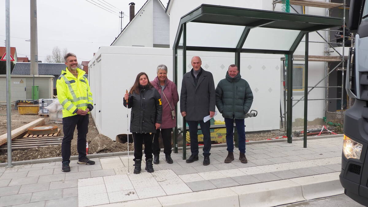 Bild neue barrierefreie Bushaltestelle in der Kornstraße in Kissing